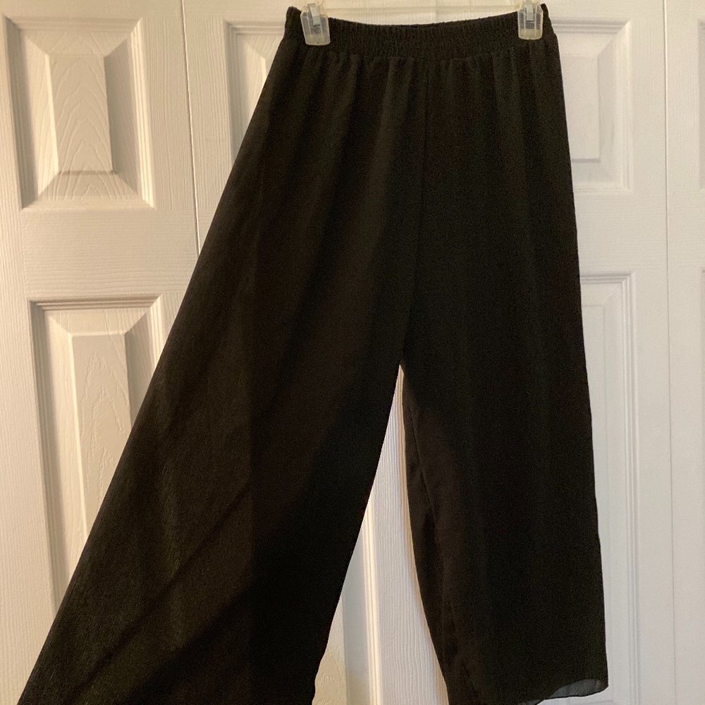 Black gaucho pants
